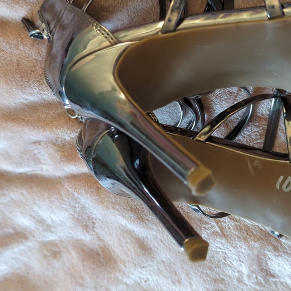 Nordstrom BP. Metallic/silver heels size 8M - Picture 7 of 8